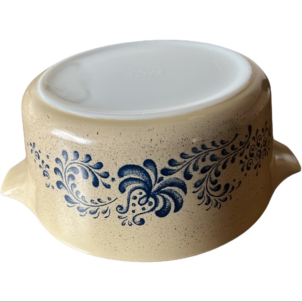 Homestead Pyrex Casserole - Picture 3 of 6